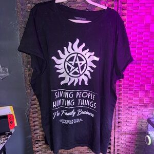 Torrid Supernatural Saving People hunting things T-shirt Size 3